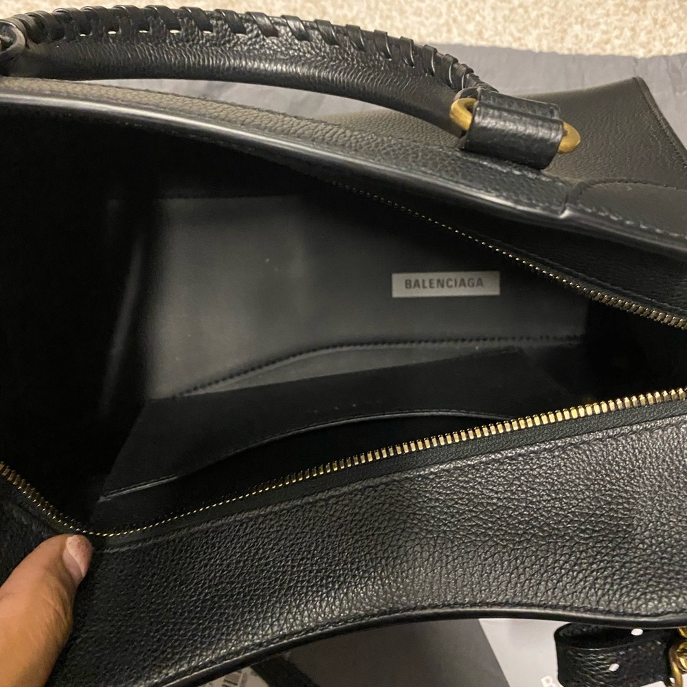 Balenciaga Neo Classic Small Handbag in Black - Picture 8 of 10